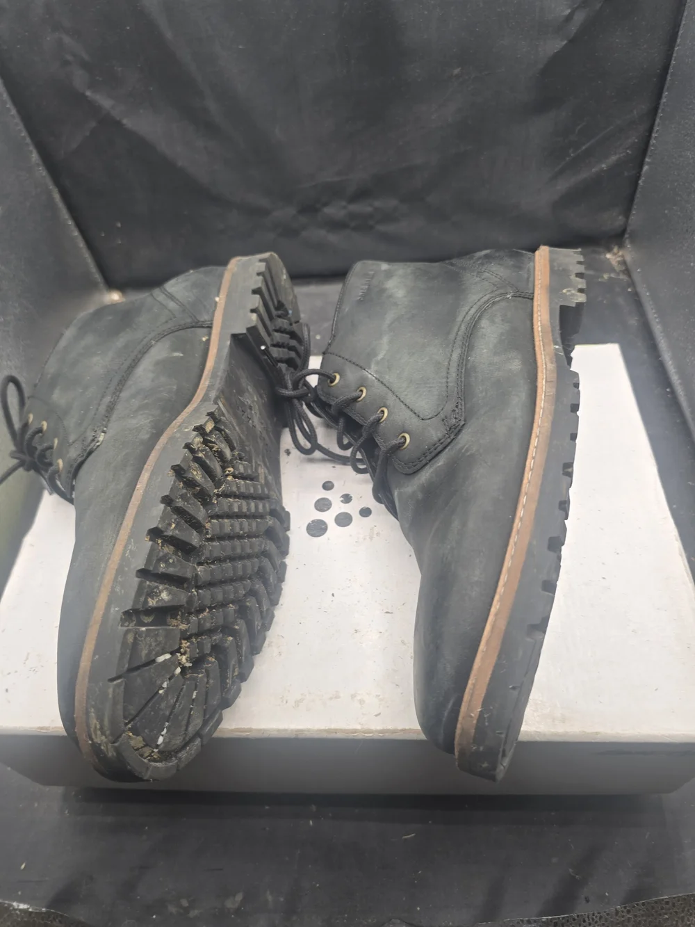 Cole Haan Black Leather Men’s Lace-Up Chukka Boots